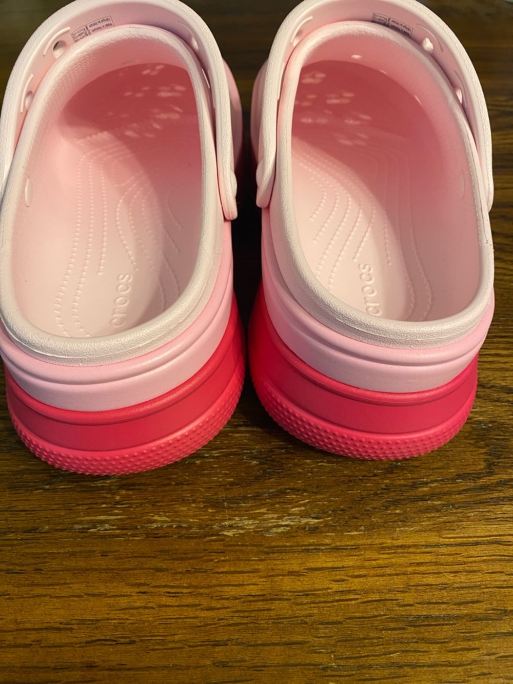 CROCS Classic Clog Mule in Light Pink with Hot Pink Sole - Picture 4 of 10